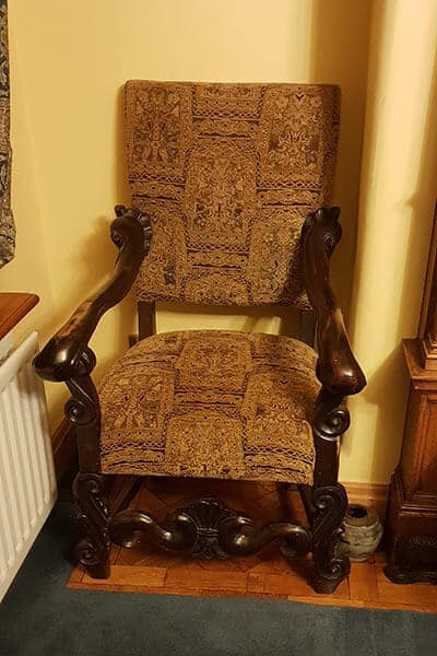 Lot 048 Arm chair pair