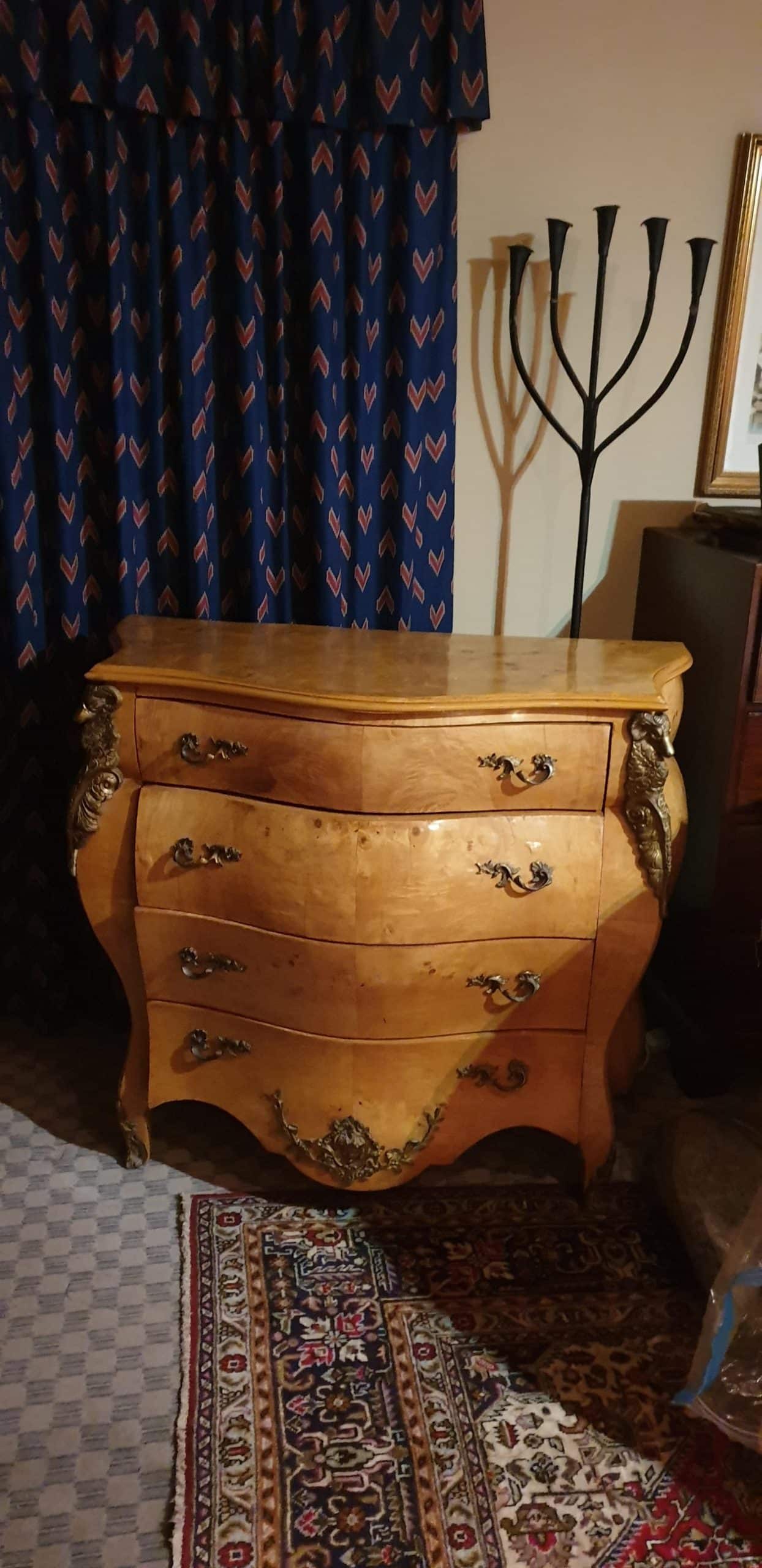 Lot 070 Chest – Commode